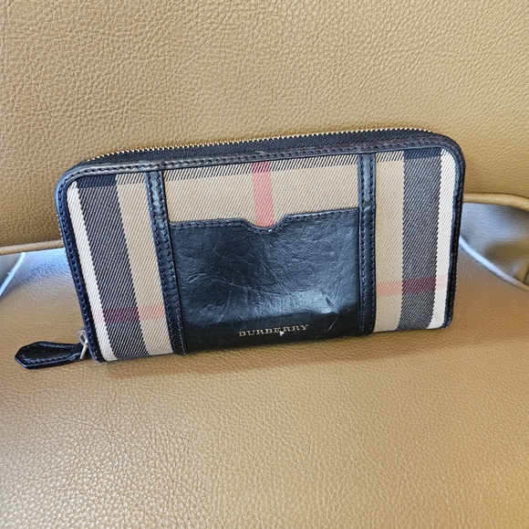 Authentic burberry wallet - Picture 4 of 7